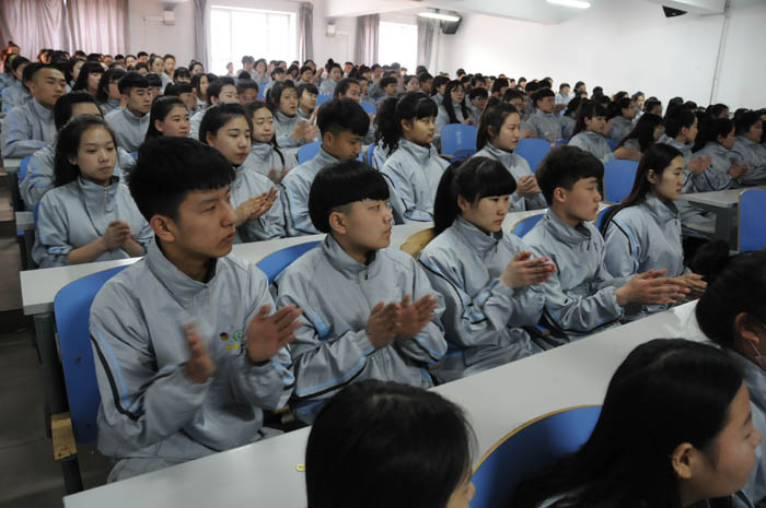 巴州卫校 学生图片